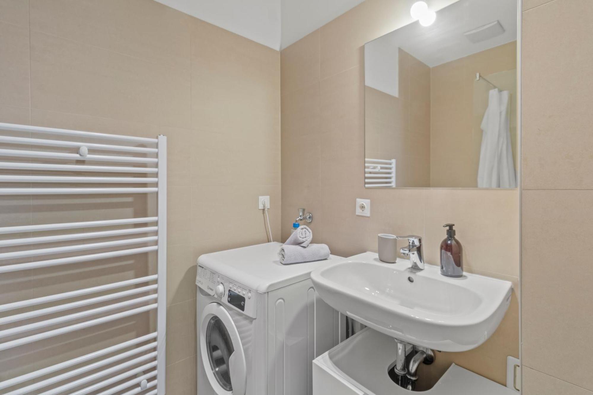 City Apartment, Two Metro Stations To Hauptbahnhof 비엔나 외부 사진