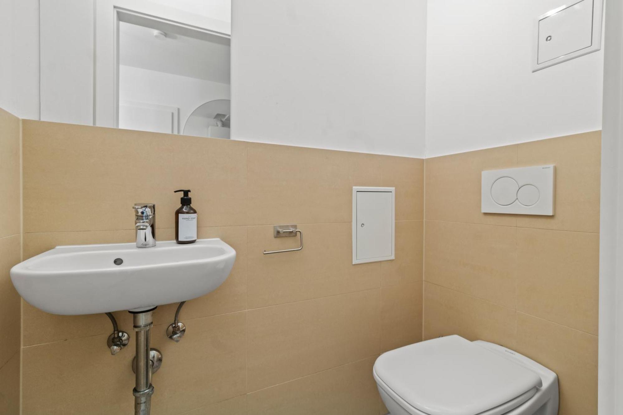 City Apartment, Two Metro Stations To Hauptbahnhof 비엔나 외부 사진